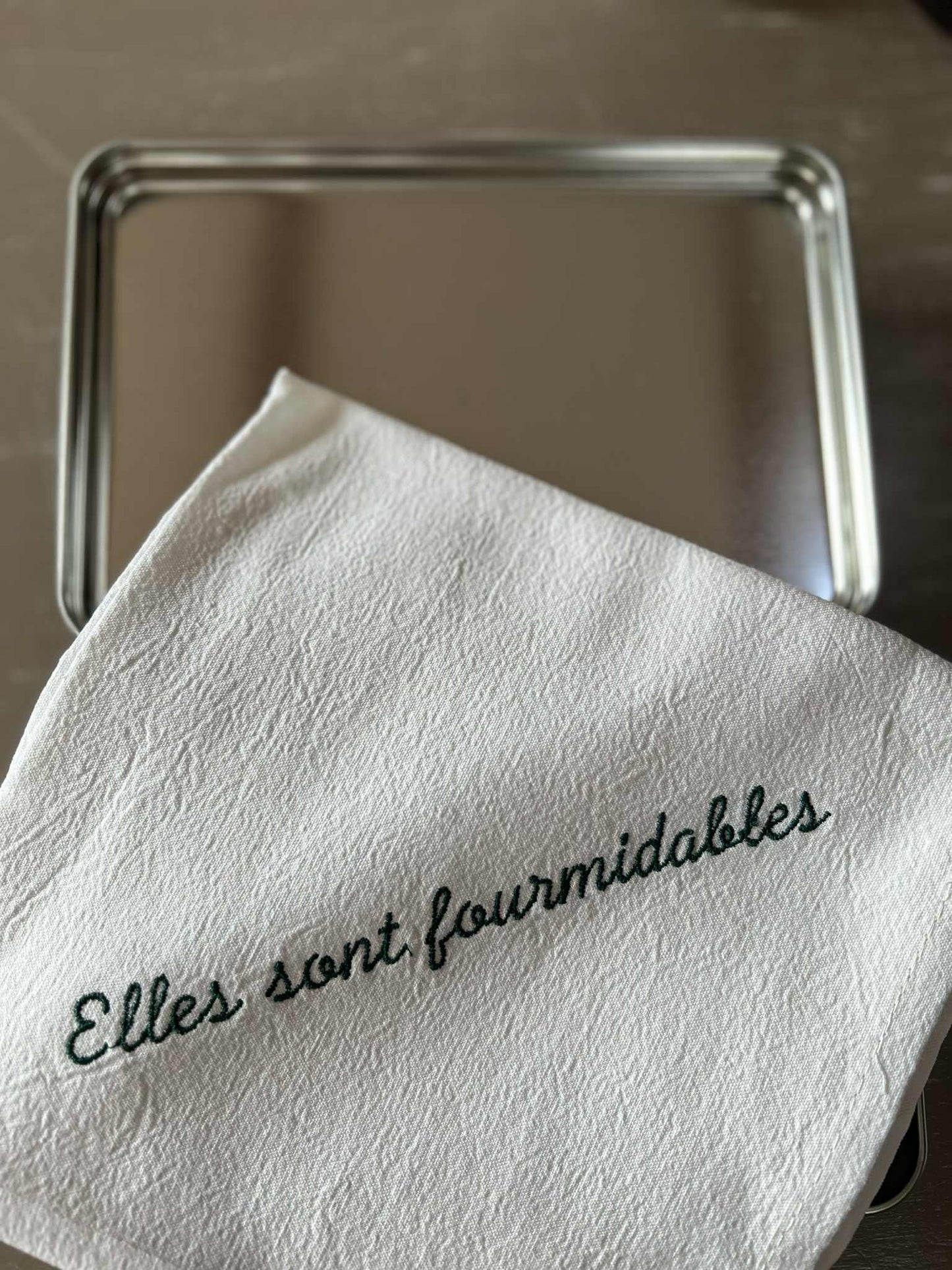 Boite métal l'étang de vidrieux + torchon "Elles sont fourmidables"