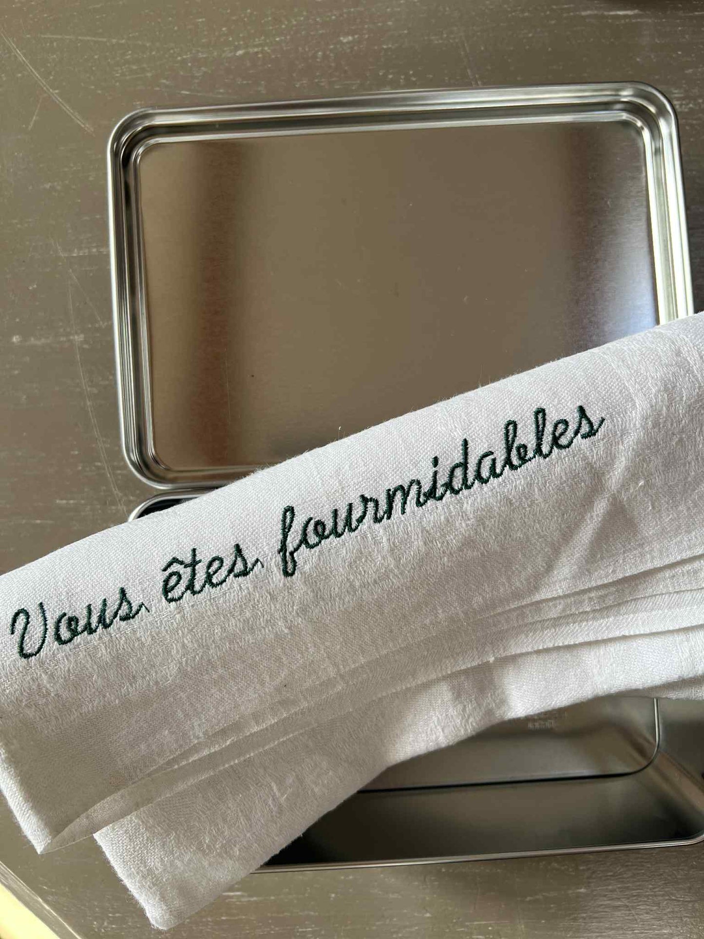Boite métal Chalmazel + torchon " vous êtes fourmidables"